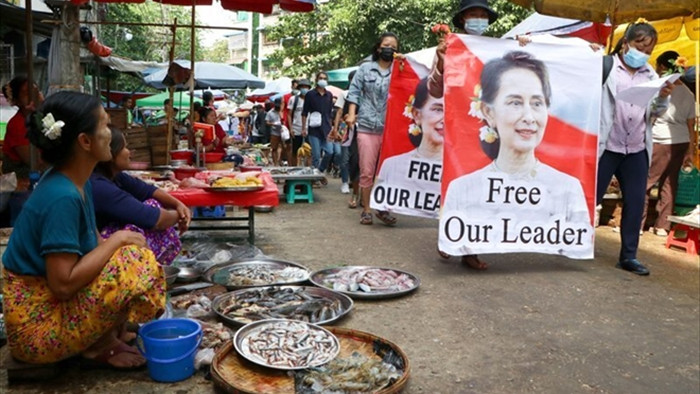 Myanmar cấm truyền hình vệ tinh - 1