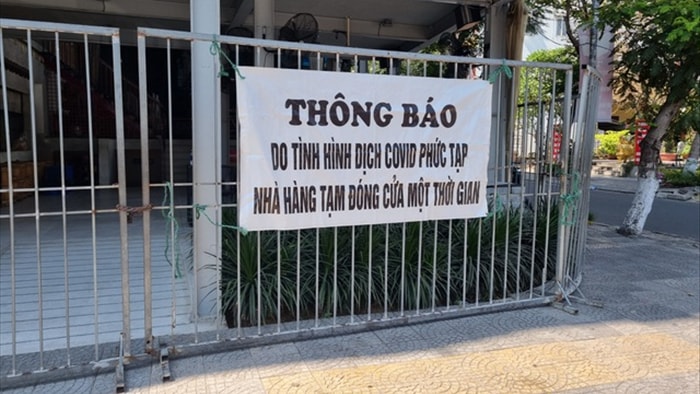 Bãi biển Đà Nẵng vắng người sau lệnh cấm - 6 Bãi biển Đà Nẵng vắng người sau lệnh cấm - 6