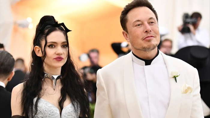 Elon Musk bị bạn gái gọi là trẻ trâu trên mạng xã hội - 1