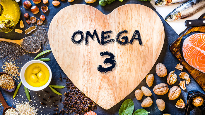 Omega-3, vitamin C, D hay kẽm có thể giúp bạn giảm nguy cơ mắc COVID-19? - Ảnh 2.