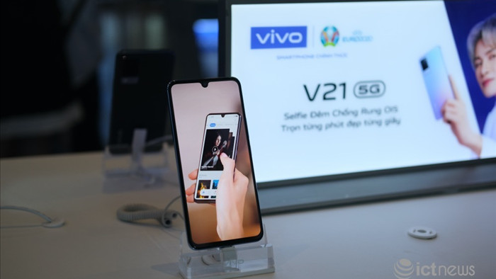 Vivo ra mắt V21 5G, tập trung vào camera selfie