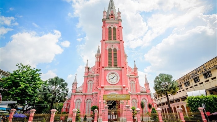 Chụp cháy máy ở 3 nhà thờ màu hồng đẹp nhất Việt Nam - 1 Chụp cháy máy ở 3 nhà thờ màu hồng đẹp nhất Việt Nam - 1