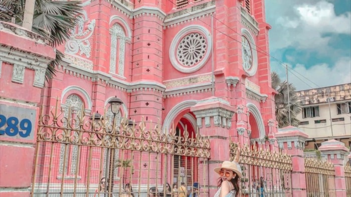 Chụp cháy máy ở 3 nhà thờ màu hồng đẹp nhất Việt Nam - 2 Chụp cháy máy ở 3 nhà thờ màu hồng đẹp nhất Việt Nam - 2