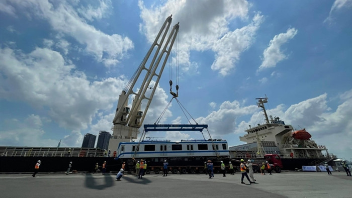Ảnh: Chiêm ngưỡng hai đoàn tàu Metro số 1 vừa cập cảng Khánh Hội - 1