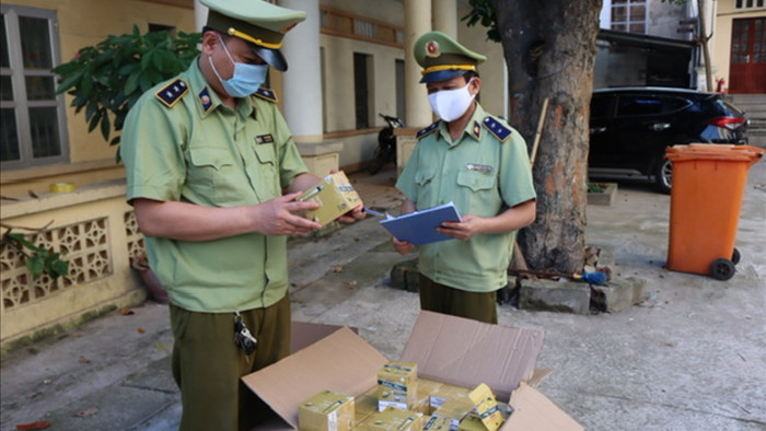 Đội QLTT số 6 phối hợp cùng Đội 389 tỉnh Lạng Sơn liên tiếp thu giữ và xử lý hàng nghìn điếu thuốc lá điện tử
