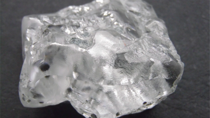 Lại phát hiện viên kim cương trắng khủng 370 carat - 1