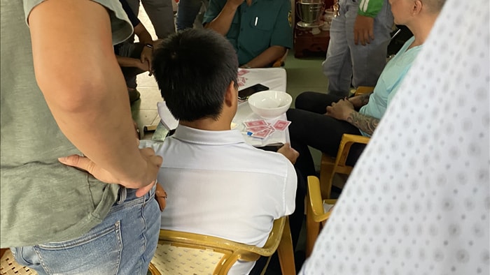 Xử lý nghiêm vụ Phó ban chỉ huy quân sự phường ở Sài Gòn tham gia đánh bạc - Ảnh 2. Xử lý nghiêm vụ Phó ban chỉ huy quân sự phường ở Sài Gòn tham gia đánh bạc - Ảnh 2.