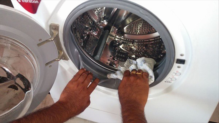 Cách vệ sinh máy giặt chỉ với vài bước cực đơn giản, không cần tháo lồng vẫn sạch bóng - 3
