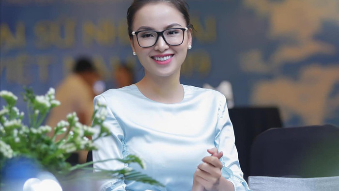 Hoa hậu Diễm Hương: Tôi bị chèn ép thẳng trên sân khấu mà vẫn phải nhịn - Ảnh 5.
