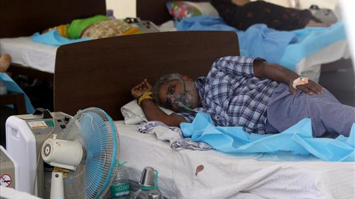 Bệnh nhân mắc COVID-19 điều trị tại bệnh viện ở Chennai, Ấn Độ, ngày 13/5/2021. Ảnh: THX/TTXVN