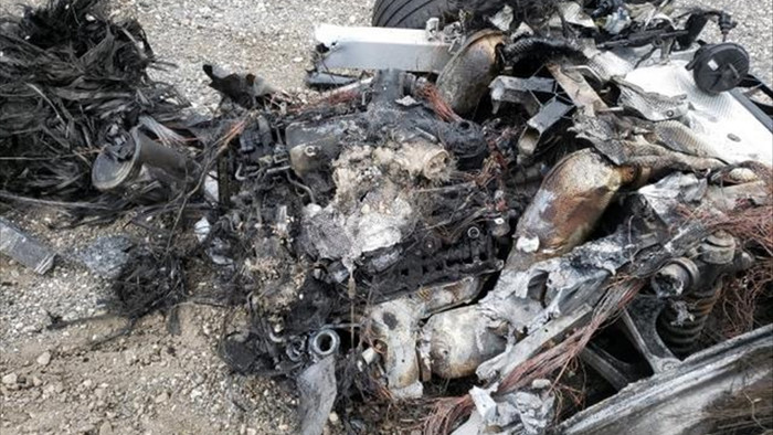 Siêu xe McLaren bị cháy thành tro vẫn được rao bán - 5