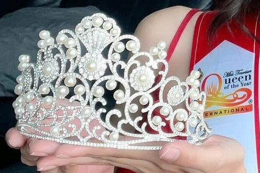 Hoa hậu Du lịch Thái Lan bị nghi đạo nhái vương miện của Hoa hậu Đỗ Mỹ Linh-4