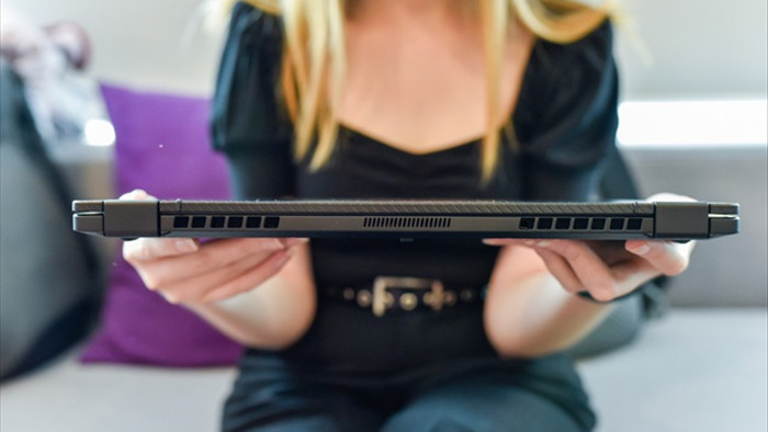 Cận cảnh ROG Flow X13: laptop gaming mỏng nhẹ, xoay gập 360 độ - 2