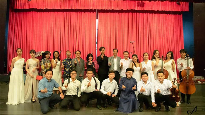 Tiến sĩ 9X lập dàn nhạc giao hưởng 'có một không hai' ở Việt Nam