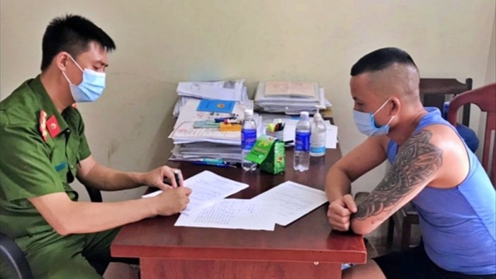 Ăn nhậu giữa tâm dịch, 5 người bị phạt 200 triệu, một người bị khởi tố - 1 Ăn nhậu giữa tâm dịch, 5 người bị phạt 200 triệu, một người bị khởi tố - 1