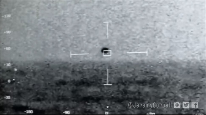 Hải quân Mỹ thu được hình ảnh UFO hình cầu bí ẩn lao xuống đại dương - 1
