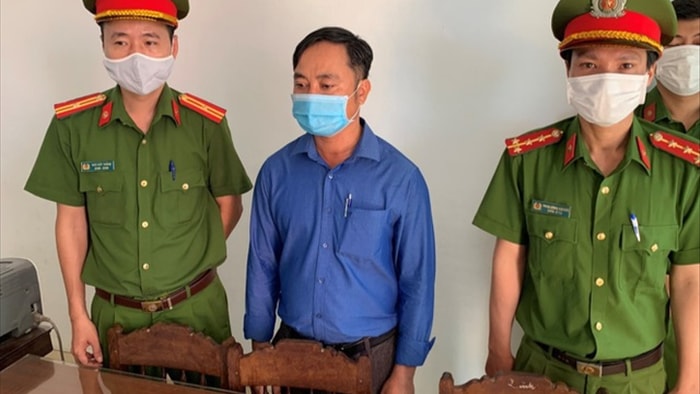 Kê khống 353 ngôi mộ giả để chiếm đoạt tiền Nhà nước - 1 Kê khống 353 ngôi mộ giả để chiếm đoạt tiền Nhà nước - 1