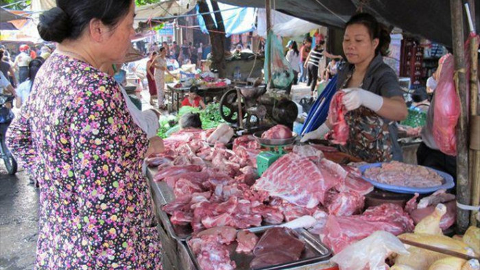 Thu nhập giảm nhưng người Việt ăn thịt, uống bia nhiều hơn