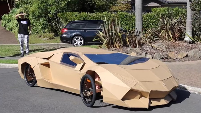 Bản sao Lamborghini có thể lái được làm từ bìa carton được bán với giá 10.000USD.