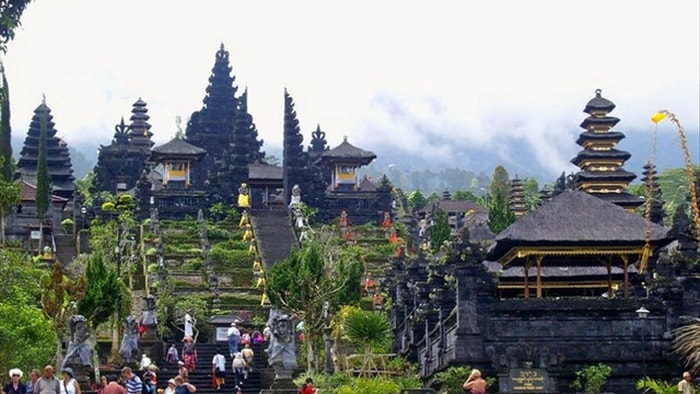 Những ngôi đền thiêng đẹp nhất Bali - 5 Những ngôi đền thiêng đẹp nhất Bali - 5
