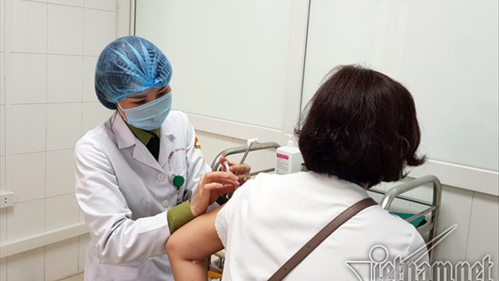 Việt Nam có thể cấp phép khẩn cấp vắc xin Covid-19 Nanocovax