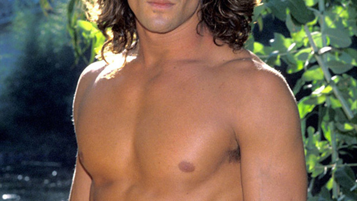 Diễn viên nổi tiếng vai 'Tarzan' tử nạn vì máy bay lao xuống hồ