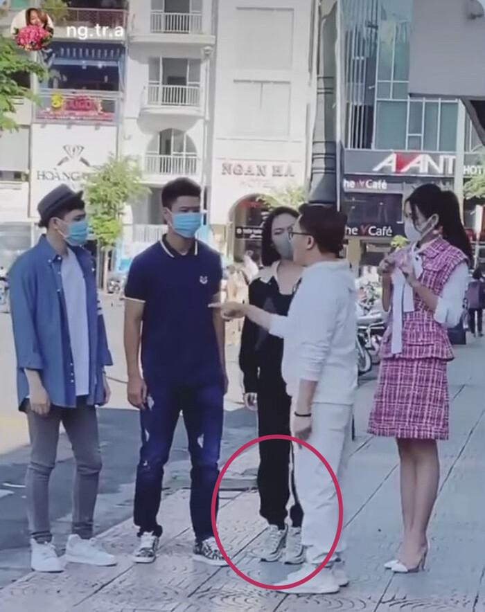 Diệu Nhi tung chiêu hack dáng khi đứng cạnh Hoa hậu Đỗ Thị Hà, fan phì cười-3