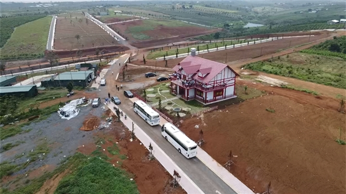 Đồi 36ha ở Lâm Đồng bị xẻ thành 1.000 nền đất để bán: Chính quyền không hay biết - 1