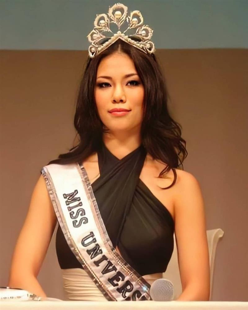 Bé gái Việt đeo dải băng Miss Universe, dân mạng tò mò giờ ở đâu-6