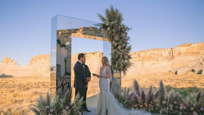 15 khoảnh khắc đẹp 'kinh điển' trong đám cưới của các sao Hollywood - 2
