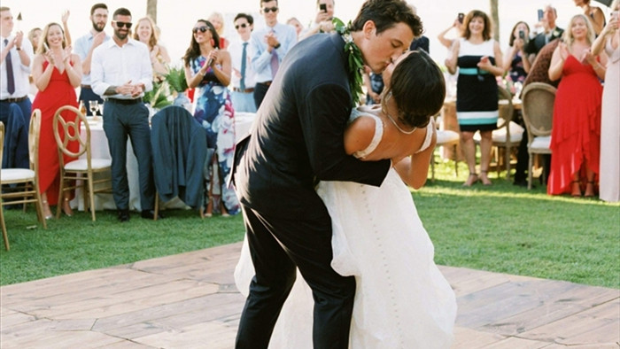 15 khoảnh khắc đẹp 'kinh điển' trong đám cưới của các sao Hollywood - 10