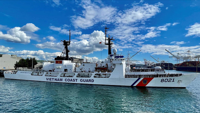 Tàu tuần duyên Mỹ chuyển giao cho Việt Nam bắt đầu hành trình về nước