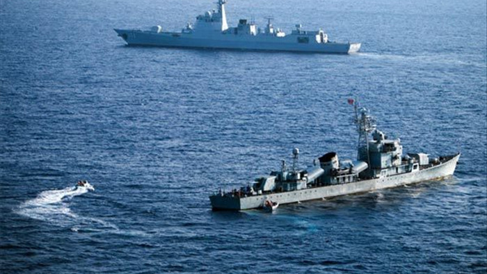 Trung Quốc tập trận ở vịnh Bắc Bộ, rục rịch kéo giàn khoan lớn ra Biển Đông