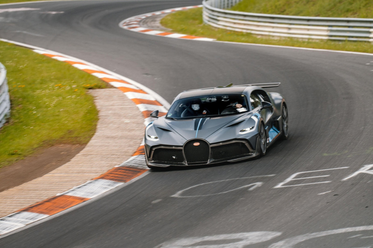 Bugatti thử nghiệm siêu xe triệu đô tại Nurburgring-12