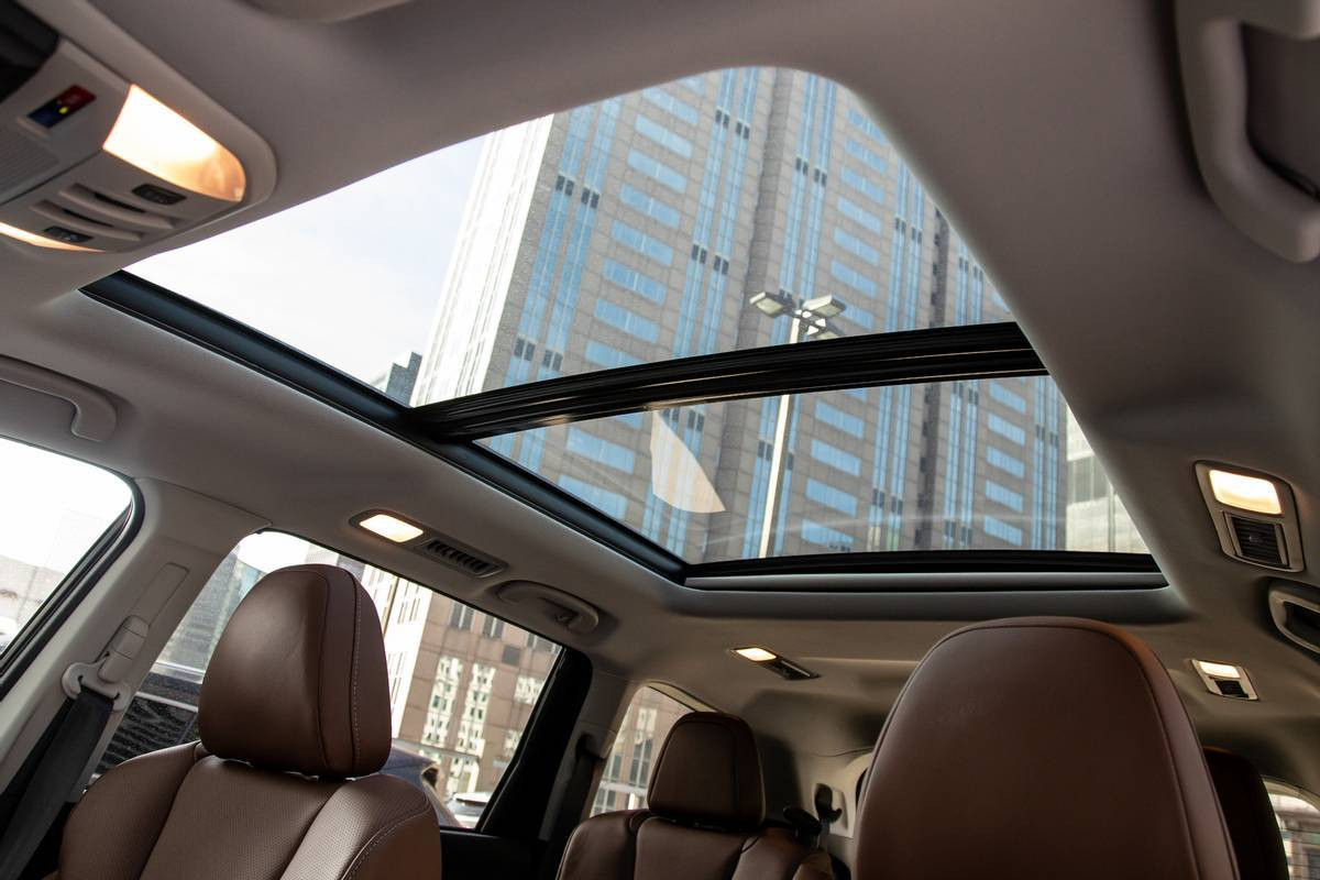 Ưu nhược điểm của các loại cửa sổ trời trên ô tô trong gần 100 năm qua-9