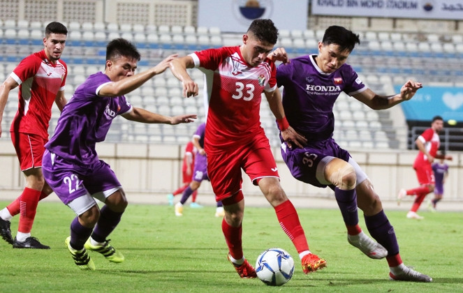 Indonesia chưa quên thất bại SEA Games, HLV Park Hang Seo nên giữ chân Văn Hậu-3
