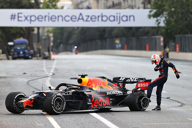 Chặng Azerbaijan Grand Prix: Verstappen để tuột chiến thắng, Perez về nhất-2
