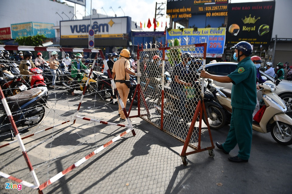TP.HCM: quận Gò Vấp, Tân Phú cho khai báo y tế điện tử tại nhà để giảm ùn tắc-2
