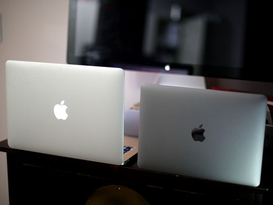 Tại sao Apple lại bỏ táo sáng đặc trưng trên MacBook?-1