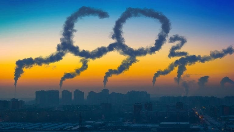 Nồng độ CO2 trong khí quyển đạt mức cao nhất trong thập kỷ qua-1