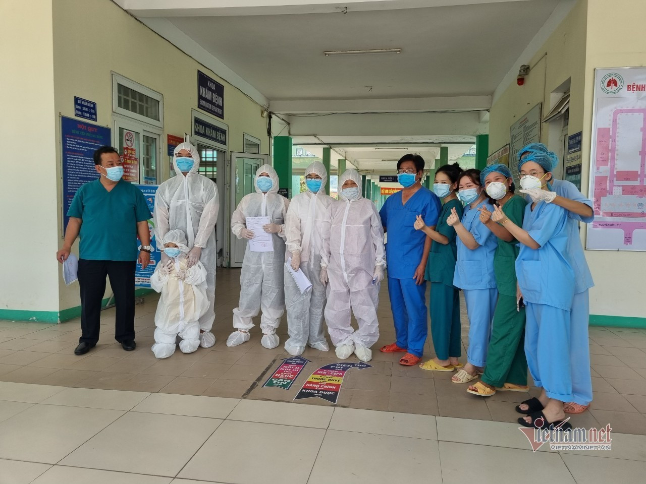 Bệnh nhân 81 tuổi mắc Covid-19 ở Đà Nẵng từng thở máy, lọc máu đã xuất viện-1