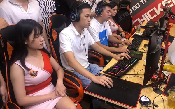 Chim Sẻ Đi Nắng lên tiếng về vụ mất fanpage 1,3 triệu followers, tiết lộ những chi tiết trong bản hợp đồng không thể chấp nhận - Ảnh 1. Chim Sẻ Đi Nắng lên tiếng về vụ mất fanpage 1,3 triệu followers, tiết lộ những chi tiết trong bản hợp đồng không thể chấp nhận-1