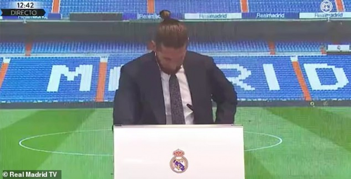 Sergio Ramos bật khóc khi nói lời chia tay Real Madrid. (Ảnh: Marca)