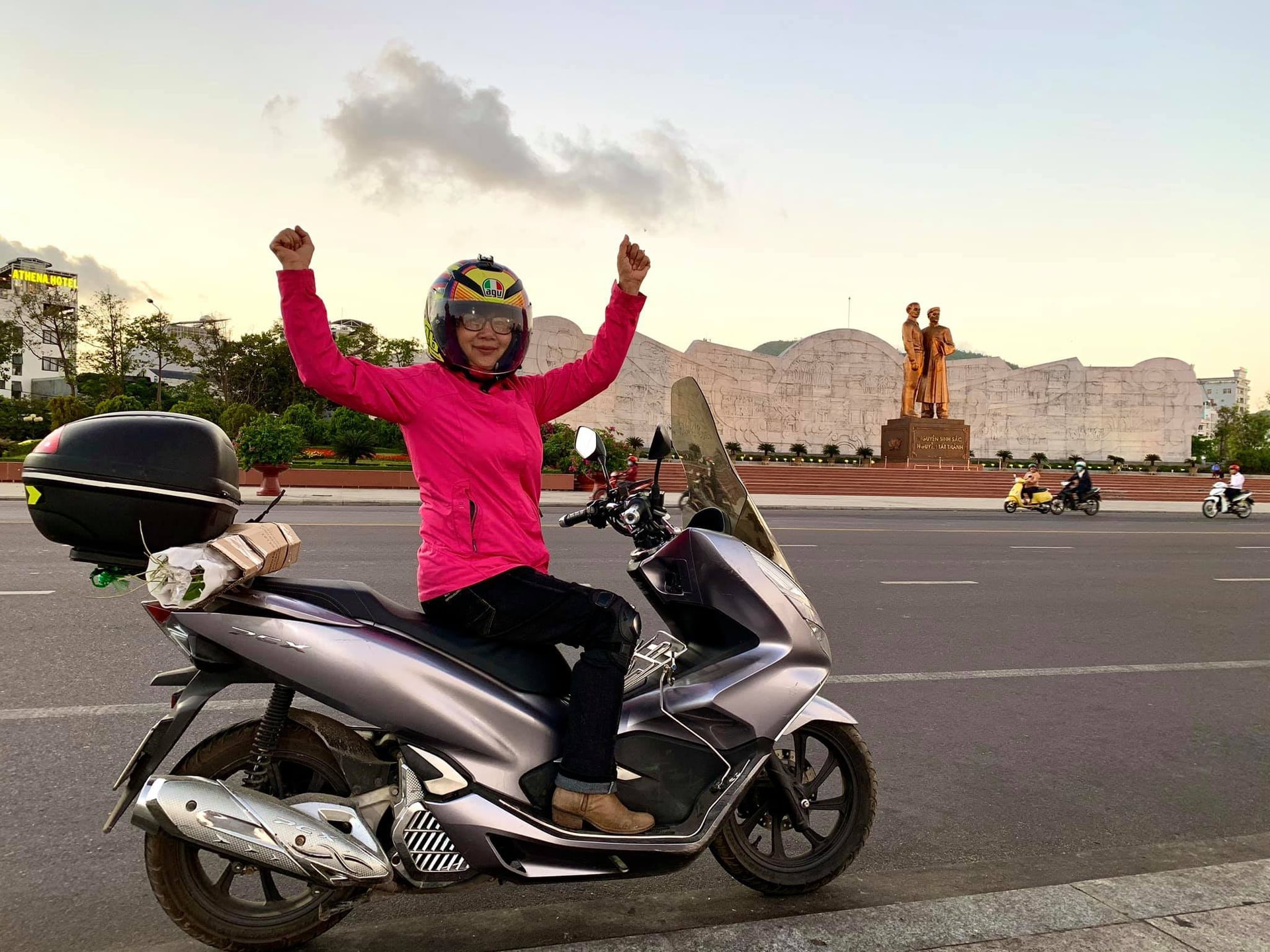 Mẹ U60 hiếm có khó tìm: Lái xe máy ngàn km, đưa con vi vu khắp Bắc - Nam - 4 Mẹ U60 hiếm có khó tìm: Lái xe máy ngàn km, đưa con vi vu khắp Bắc - Nam-4