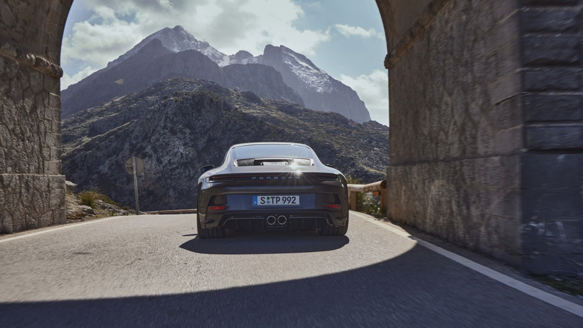 Cận cảnh Porsche 911 GT3 Touring 2022-10