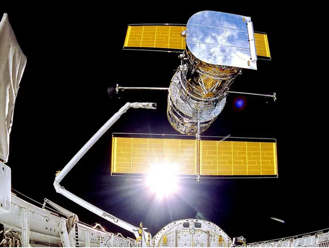 Kính viễn vọng không gian Hubble bị hỏng, NASA đã thử sửa 3 lần nhưng không thành công ảnh 1