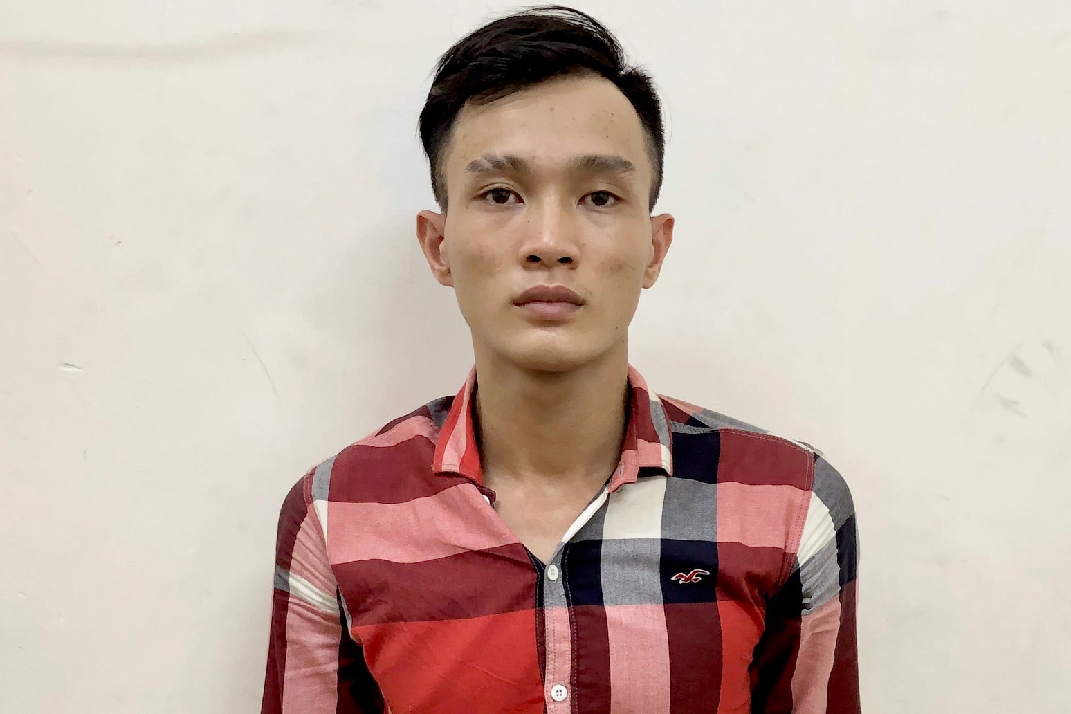 Thanh niên có biệt danh Năm Cam cầm đầu băng trộm chuyên cắt cửa nhà trọ - 1 Thanh niên có biệt danh Năm Cam cầm đầu băng trộm chuyên cắt cửa nhà trọ-1