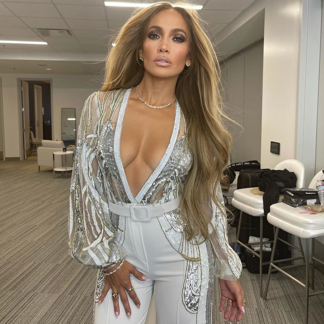 Jennifer Lopez tuổi 52 vẫn vô cùng nóng bỏng-11