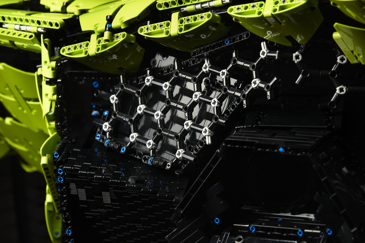 Lego hợp tác cùng Lamborghini ra mắt mô hình của siêu phẩm Sián FKP37 tỉ lệ thật-8