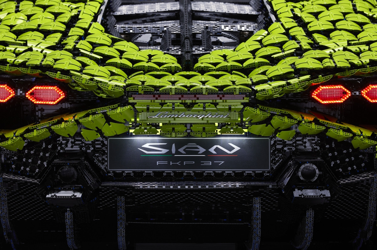Lego hợp tác cùng Lamborghini ra mắt mô hình của siêu phẩm Sián FKP37 tỉ lệ thật-7